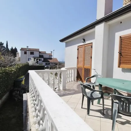 Apartment Kataraina With Sea View