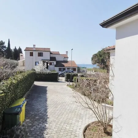 Apartment Kataraina With Sea View